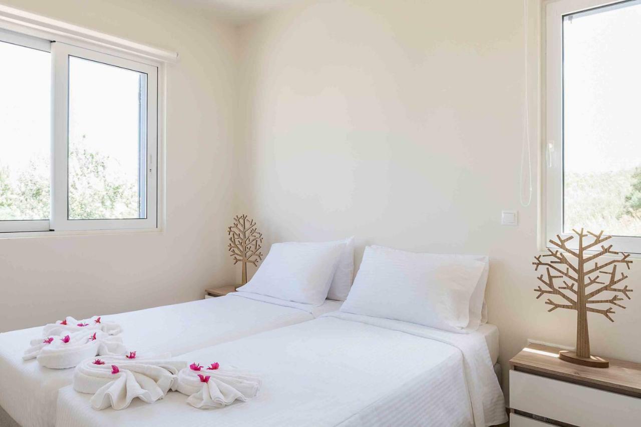 Resitour - Aphrodite Beachfront Pirgos Psilonerou Екстер'єр фото