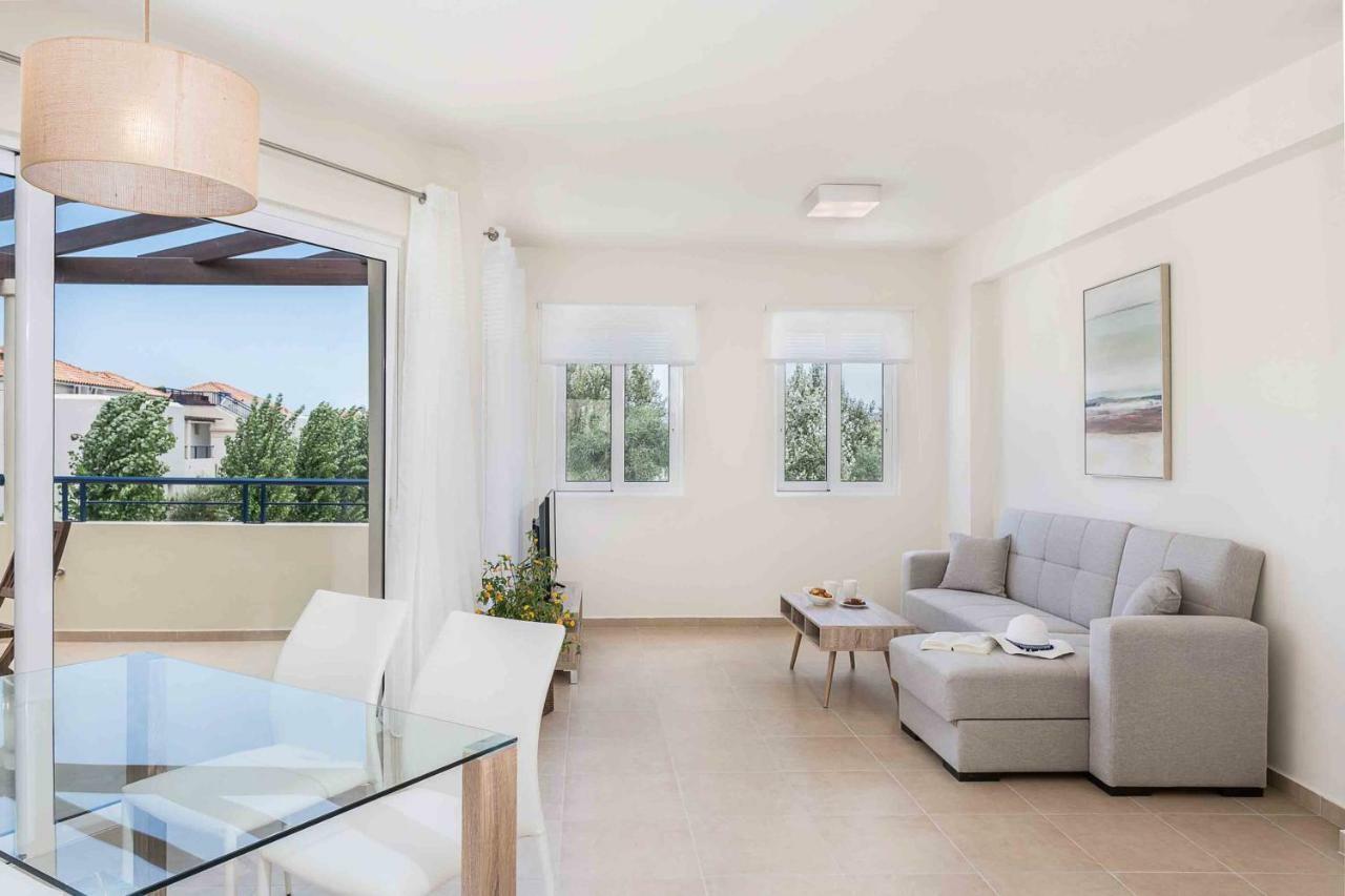 Resitour - Aphrodite Beachfront Pirgos Psilonerou Екстер'єр фото